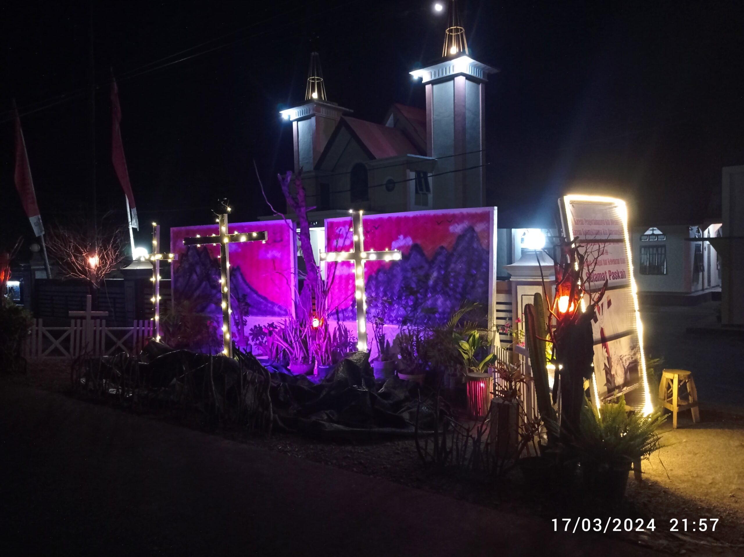 Taman Paskah depan Gereja GMIT Enkurio Ianabuk